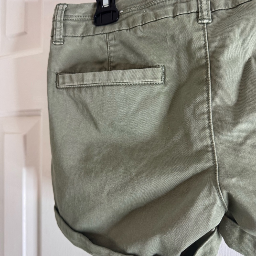 American Eagle Women's Midi Shorts Size 4 Olive Green Khaki Stretch Casual - Picture 9 of 9